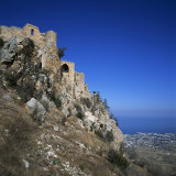 Byzantine Monastery Which Became a Castle in the 11th Century AD, St. Hilarion, North Cyprus Photographie par Christopher Rennie
