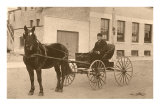 Man in Horse-Drawn Buggy Fotografía
