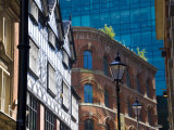 Architectural Contrasts, Manchester, England, United Kingdom, Europe Lámina fotográfica por Charles Bowman Architectural Contrasts, Manchester, England, United Kingdom, Europe Lámina fotográfica por Charles Bowman