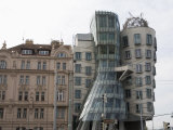 Dancing House, Prague, Czech Republic, Europe Lámina fotográfica por Martin Child Dancing House, Prague, Czech Republic, Europe Lámina fotográfica por Martin Child