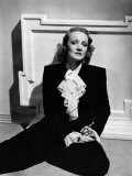 Marlene Dietrich, Early 1940s Affiches