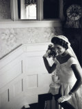 Kennedy Wedding - Jackie Throwing the Bouquet, September, 1953 Photographie