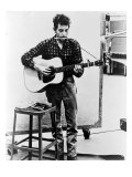 Bob Dylan Playing Guitar and Harmonica into Microphone. 1965 Photographie