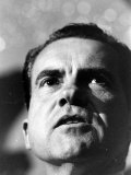 Richard Nixon During Tour Impressão fotográfica premium por Grey Villet