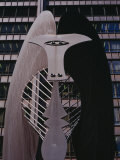 Sculpture in Front of a Building, Daley Plaza, Chicago, Illinois, USA Lámina fotográfica