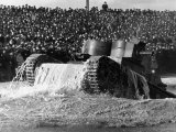 Tank Being Demonstrated During Celebration of National Holiday Lámina fotográfica Tank Being Demonstrated During Celebration of National Holiday Lámina fotográfica