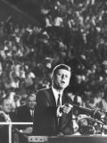 Sen. John F. Kennedy Speaking at the 1960 Democratic National Convention Lámina fotográfica por Ed Clark Sen. John F. Kennedy Speaking at the 1960 Democratic National Convention Lámina fotográfica por Ed Clark