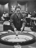 Dealer Roulette at National Casino Lámina fotográfica por Francis Miller