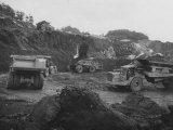 Bauxite Mining Impressão fotográfica premium por Grey Villet