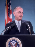 Pres. Lyndon B. Johnson Holding White House Press Conference Lámina fotográfica Pres. Lyndon B. Johnson Holding White House Press Conference Lámina fotográfica