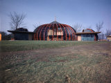 Exterior of the Home of Albert Ford, Designed and Built by Bruce Goff Lámina fotográfica Exterior of the Home of Albert Ford, Designed and Built by Bruce Goff Lámina fotográfica