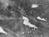 Ongoing Tank Battle Between Russian and German Armor During Wwii Fototryk i høj kvalitet Ongoing Tank Battle Between Russian and German Armor During Wwii Fototryk i høj kvalitet