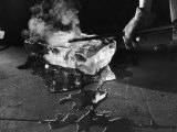 Ice Being Used to Demonstrate How Matter Can Be Changed Chemically Lámina fotográfica
