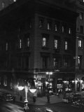 Cartier's Jewelry Store on Corner of Fifth Avenue and 52nd Street Lámina fotográfica por Alfred Eisenstaedt Cartier's Jewelry Store on Corner of Fifth Avenue and 52nd Street Lámina fotográfica por Alfred Eisenstaedt