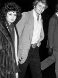 Singer Marie Osmond and Actor John Schneider Arriving at Funeral for Acting Teacher Lee Strasberg Lámina fotográfica de primera calidad por David Mcgough