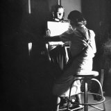 Girl Getting an X-Ray at the Irvington Home for Rheumatic Fever Lámina fotográfica por Hansel Mieth Girl Getting an X-Ray at the Irvington Home for Rheumatic Fever Lámina fotográfica por Hansel Mieth