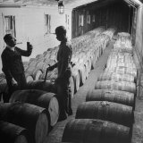 Proofing Whiskey at Jack Daniels Distillery Lámina fotográfica por Ed Clark