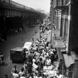 Upper Park Ave. W. Sidewalk Bustling W. Street Vendors and Shoppers, Spanish Harlem Lámina fotográfica