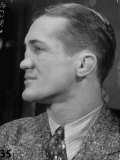 Profile Portrait of Welter Weight Champion Ferdinand Zivic Proudly Displaying His Crooked Nose Lámina fotográfica por Alfred Eisenstaedt Profile Portrait of Welter Weight Champion Ferdinand Zivic Proudly Displaying His Crooked Nose Lámina fotográfica por Alfred Eisenstaedt