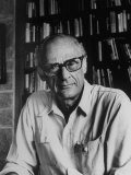 Portrait of Playwright Arthur Miller Lámina fotográfica de primera calidad por Alfred Eisenstaedt Portrait of Playwright Arthur Miller Lámina fotográfica de primera calidad por Alfred Eisenstaedt