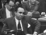 Gangster Mickey Cohen Testifying at Kefauver Hearings During Crime Probe Lámina fotográfica de primera calidad por Peter Stackpole
