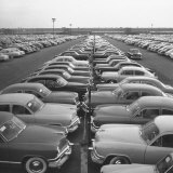 Kaisers Awaiting Delivery to Dealers Lámina fotográfica