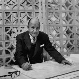 Architect Edward D. Stone Sitting in His Office Lámina fotográfica por Dmitri Kessel