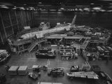 Scene on Boeing's Assembly Line Lámina fotográfica