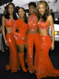 Musical Group Destiny's Child, All Wearing Red Outfits, at Soul Train Music Awards Fototryk i høj kvalitet af Mirek Towski Musical Group Destiny's Child, All Wearing Red Outfits, at Soul Train Music Awards Fototryk i høj kvalitet af Mirek Towski