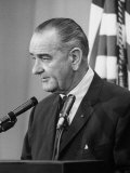 President Lyndon B. Johnson at Press Conference Lámina fotográfica President Lyndon B. Johnson at Press Conference Lámina fotográfica