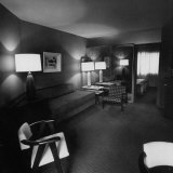 Room Where Actress Lana Turner's Daughter Stabbed Gangster Johnny Stompanato to Death Lámina fotográfica por J. R. Eyerman Room Where Actress Lana Turner's Daughter Stabbed Gangster Johnny Stompanato to Death Lámina fotográfica por J. R. Eyerman
