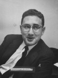 Director of the Rockefeller Fund Project Dr. Henry A. Kissinger Lámina fotográfica por Carl Mydans