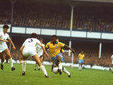 Soccer Star Pele in Action During World Cup Competition Lámina fotográfica de primera calidad