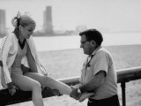Olympic Gold Medal Cathy Rigby,, Having Ankle Rubbed by Coach, Bud Marquette after Practice Lámina fotográfica de primera calidad por John Dominis Olympic Gold Medal Cathy Rigby,, Having Ankle Rubbed by Coach, Bud Marquette after Practice Lámina fotográfica de primera calidad por John Dominis