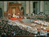 Pope Paul Conducting Opening Ceremonial Mass of 2nd Vatican Council, St. Peter's Basilica Lámina fotográfica de primera calidad por Carlo Bavagnoli