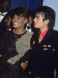 Singers Dionne Warwick and Michael Jackson at the Grammy Awards Lámina fotográfica de primera calidad Singers Dionne Warwick and Michael Jackson at the Grammy Awards Lámina fotográfica de primera calidad