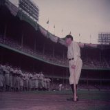 Baseball Player Babe Ruth in Uniform at Yankee Stadium Lámina fotográfica de primera calidad por Ralph Morse