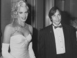 Actress Daryl Hannah with Boyfriend, Singer Jackson Browne at an American Cinematographers Dinner Lámina fotográfica de primera calidad por Kevin Winter