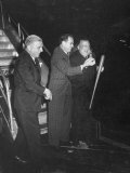 Brooklyn Dodgers, Walter O'Malley Arriving for Baseball Game at Airport Lámina fotográfica de primera calidad por Ralph Crane Brooklyn Dodgers, Walter O'Malley Arriving for Baseball Game at Airport Lámina fotográfica de primera calidad por Ralph Crane