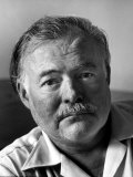 Portrait of Writer Ernest Hemingway Lámina fotográfica de primera calidad por Alfred Eisenstaedt