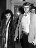 Singer Marie Osmond and Actor John Schneider Arriving at Funeral for Acting Teacher Lee Strasberg Lámina fotográfica de primera calidad por David Mcgough
