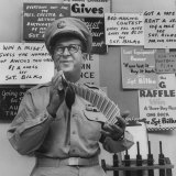 Comedian Phil Silvers Shuffling Cards on His Television Show Lámina fotográfica de primera calidad por Yale Joel