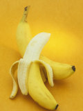 Peeled and Unpeeled Bananas (Musa Accuminata), Cavendish Variety Photographie par Wally Eberhart