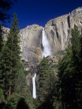 Upper and Lower Yosemite Falls, Yosemite Valley, Yosemite National Park, California, USA Photographie par Adam Jones