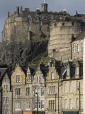 View of Edinburgh Castle from Grassmarket, Edinburgh, Lothian, Scotland, United Kingdom, Europe Lámina fotográfica por Ethel Davies