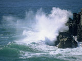 Surf Crashing on the Rocks at Cape Byron, New South Wales, Australia Photographie par Robert Francis