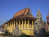 Exterior of the Saravan Pagoda, Buddhist Temple, on the Tonle Sap River in Phnom Penh, Cambodia Photographic Print by Wright Alison