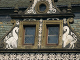 Heraldic Birds Flank a Window at Frydlant Castle in North Bohemia, Czech Republic, Europe Photographie par Strachan James