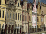Facades on the 16th Century Town Square in the Town of Telc, South Moravia, Czech Republic Photographie par Strachan James