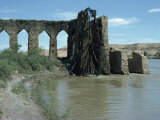 Water Wheel Near 'Ana, Taken in 1982, Iraq, Middle East Impressão fotográfica por Theakston Victoria
